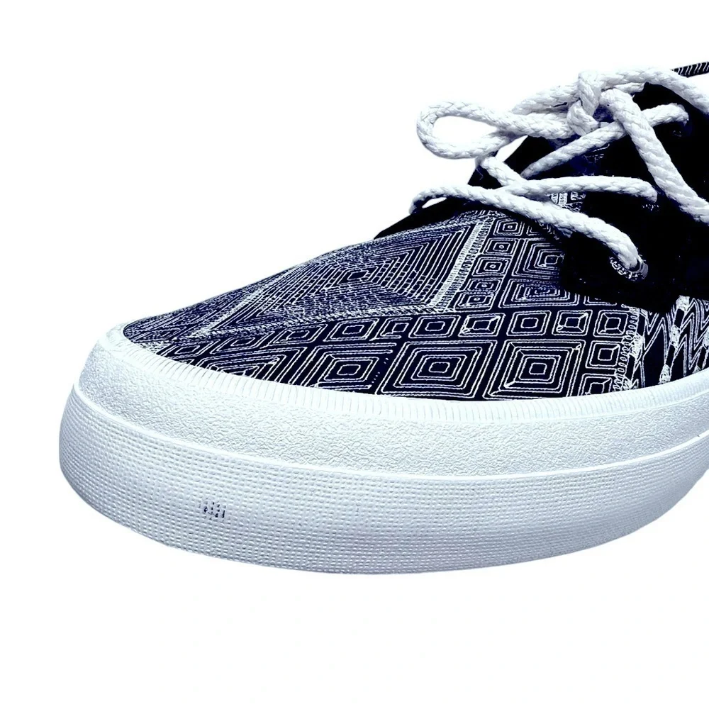 SPERRY Top-Sider Crest Ridge Navy White Lace-Up Sneakers Women's Size 9